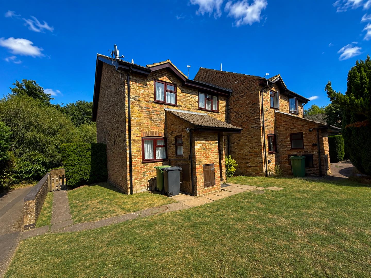 Laird Court, Bagshot